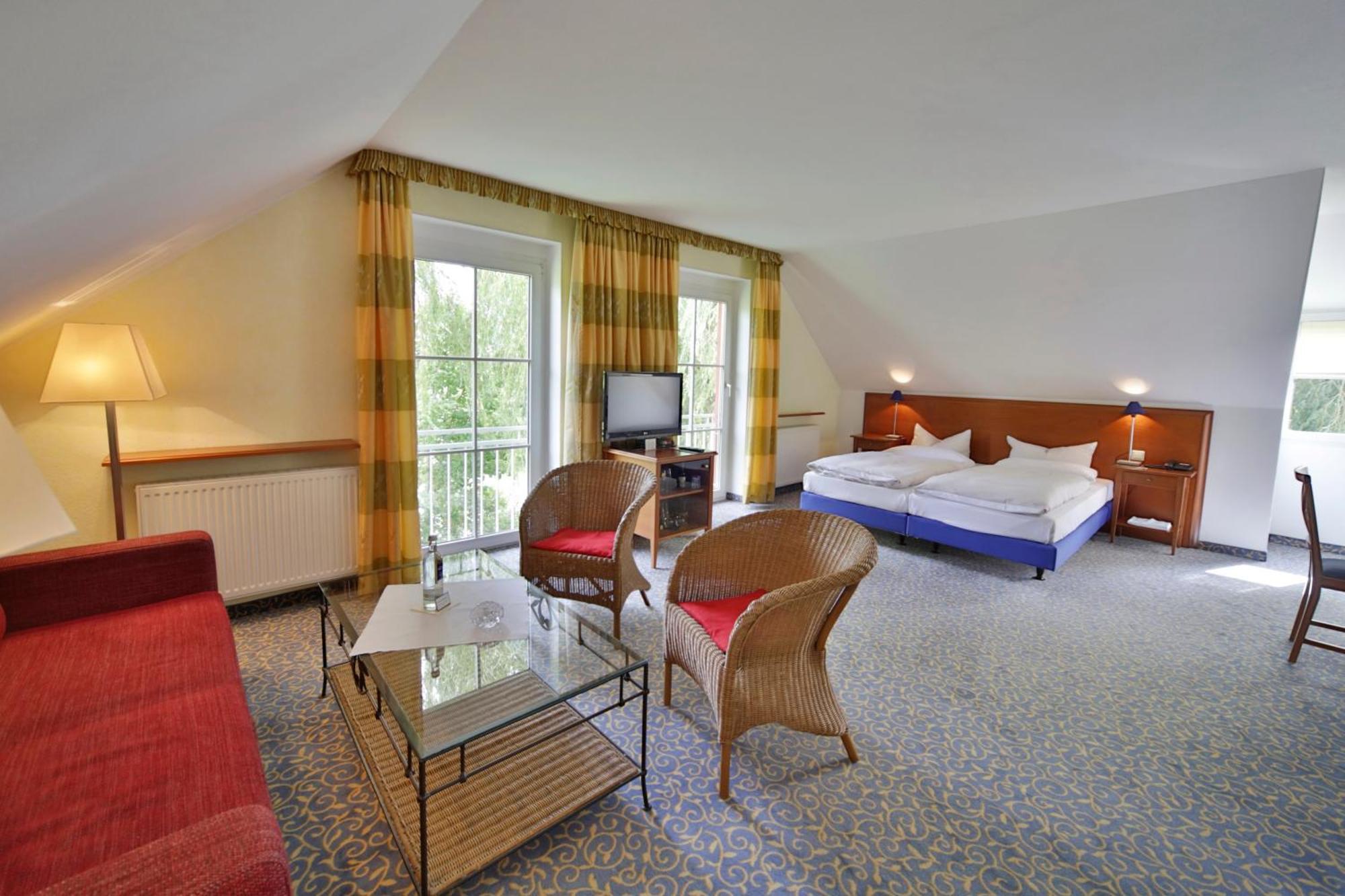 Landidyll Hotel Erbgericht Tautewalde ヴィルテン エクステリア 写真